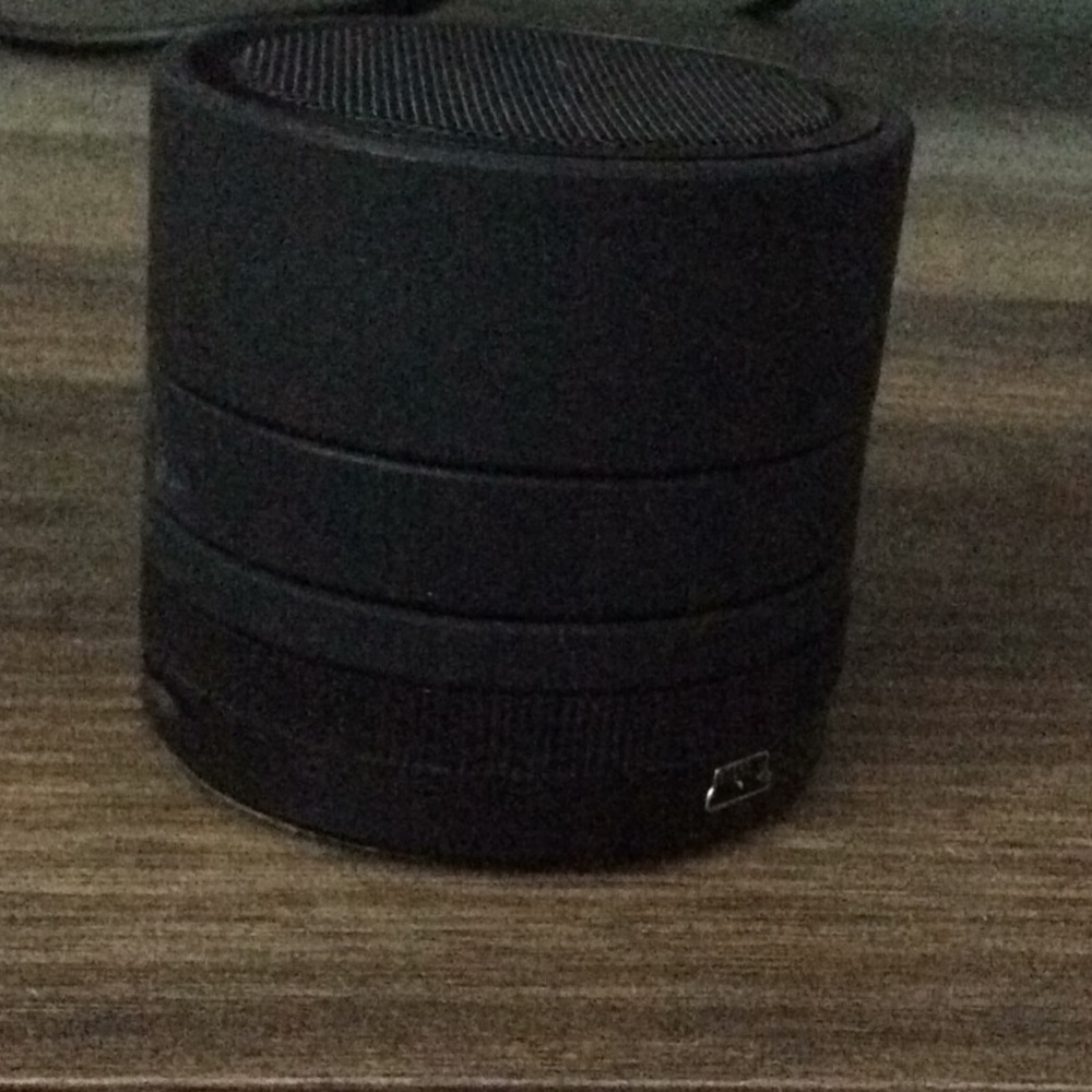 Portable speaker - Picture 2 of 3